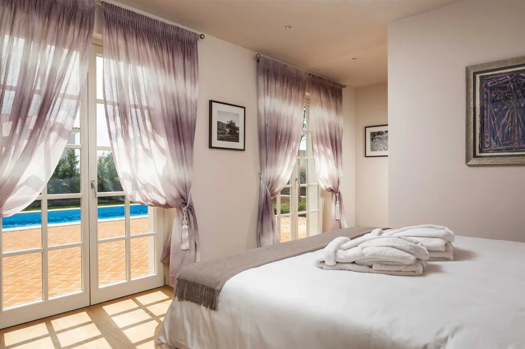 Spacious Designer Villa with Pool in Vabriga
