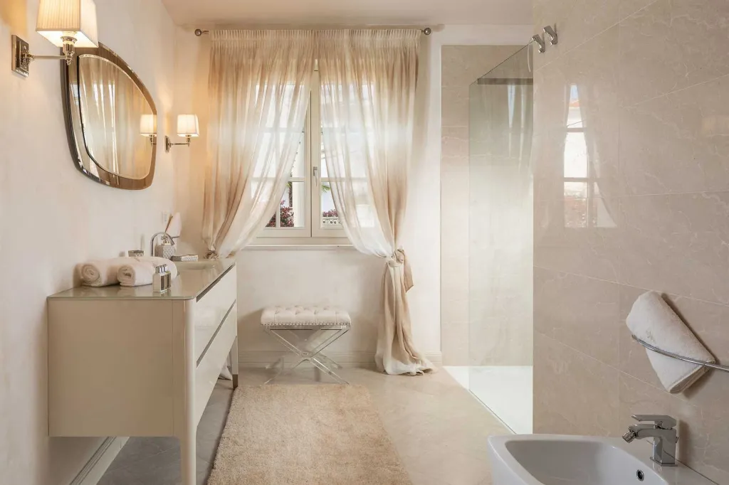 Spacious Designer Villa with Pool in Vabriga