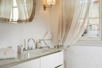 Spacious Designer Villa with Pool in Vabriga