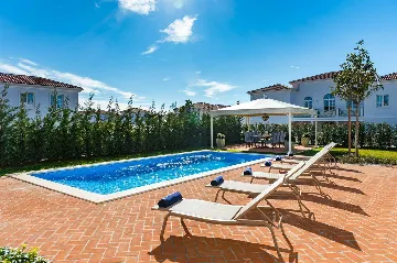 Spacious Designer Villa with Pool in Vabriga