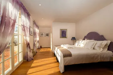 Spacious Designer Villa with Pool in Vabriga