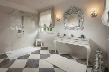 Contemporary Villa with Pool in Vabriga