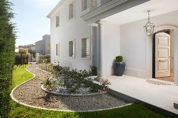 Contemporary Villa with Pool in Vabriga