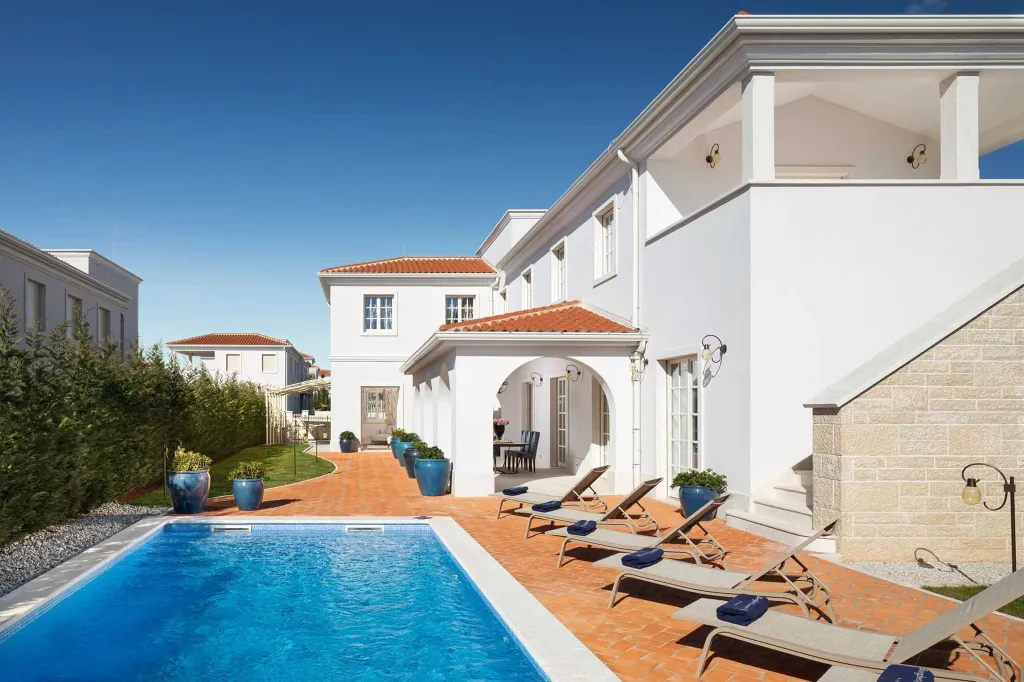 Spacious Villa Retreat with Pool near Vabriga