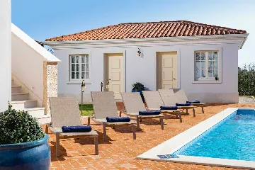 Spacious Villa Retreat with Pool near Vabriga