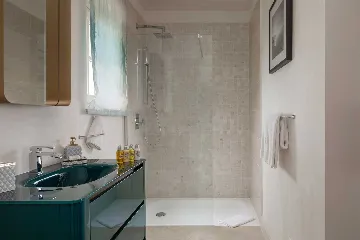 Spacious Villa Retreat with Pool near Vabriga