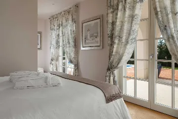 Spacious Villa Retreat with Pool near Vabriga