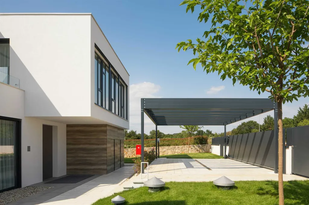 Modern Villa with Indoor and Outdoor Pools in Bale
