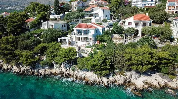 Contemporary Beachfront Villa with Sea Access in Okrug Donji