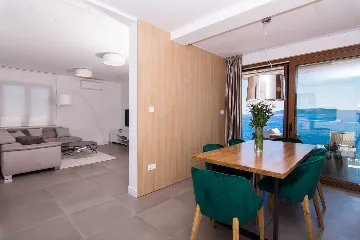 Contemporary Beachfront Villa with Sea Access in Okrug Donji