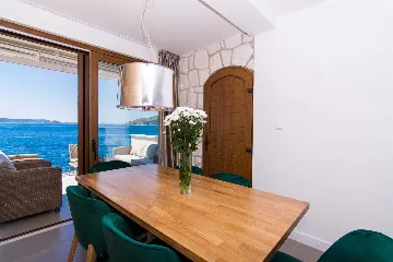 Contemporary Beachfront Villa with Sea Access in Okrug Donji