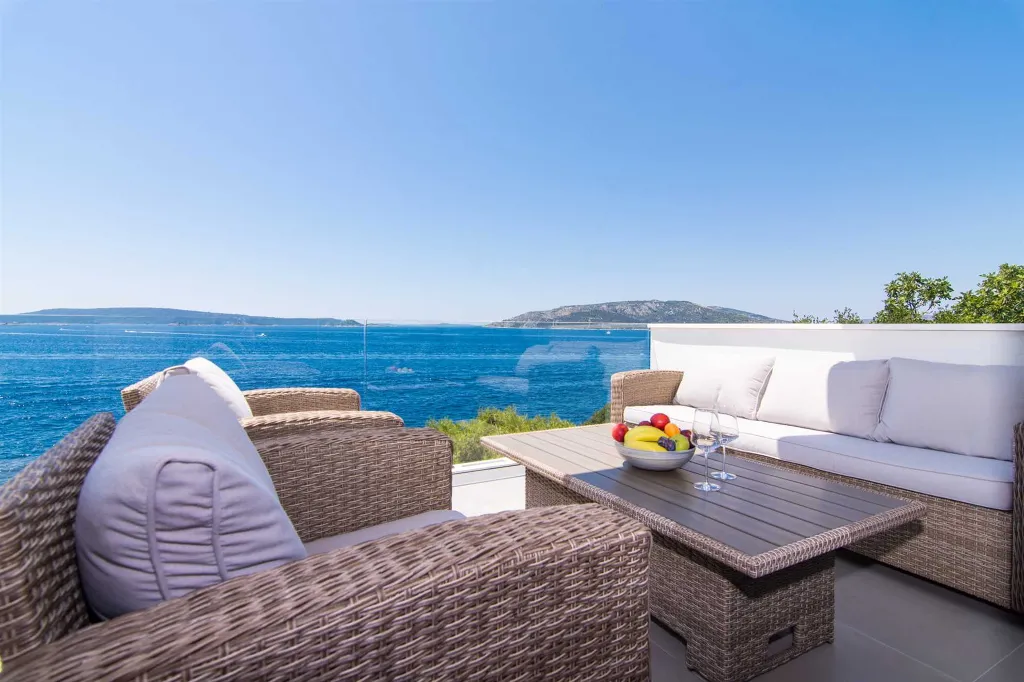 Contemporary Beachfront Villa with Sea Access in Okrug Donji