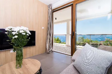 Contemporary Beachfront Villa with Sea Access in Okrug Donji