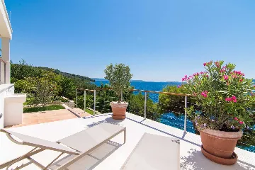 Contemporary Beachfront Villa with Sea Access in Okrug Donji