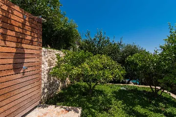 Contemporary Beachfront Villa with Sea Access in Okrug Donji