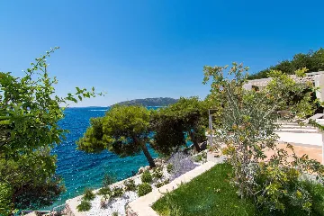 Contemporary Beachfront Villa with Sea Access in Okrug Donji