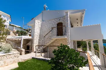 Contemporary Beachfront Villa with Sea Access in Okrug Donji