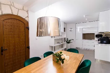 Contemporary Beachfront Villa with Sea Access in Okrug Donji