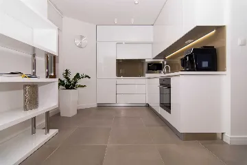 Contemporary Beachfront Villa with Sea Access in Okrug Donji