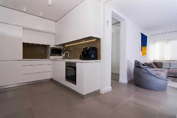 Contemporary Beachfront Villa with Sea Access in Okrug Donji