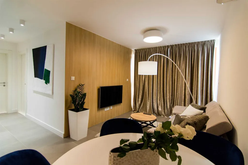 Contemporary Beachfront Villa with Sea Access in Okrug Donji