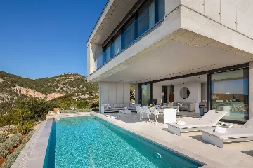 Modern Hillside Villa with Pool in Hvar