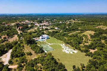 Spacious Private Villa with Pool in Svetvinčenat