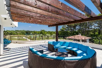 Spacious Private Villa with Pool in Svetvinčenat