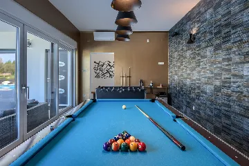 Spacious Private Villa with Pool in Svetvinčenat