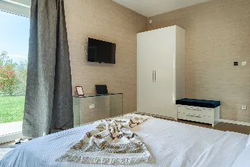 Spacious Private Villa with Pool in Svetvinčenat