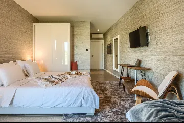 Spacious Private Villa with Pool in Svetvinčenat