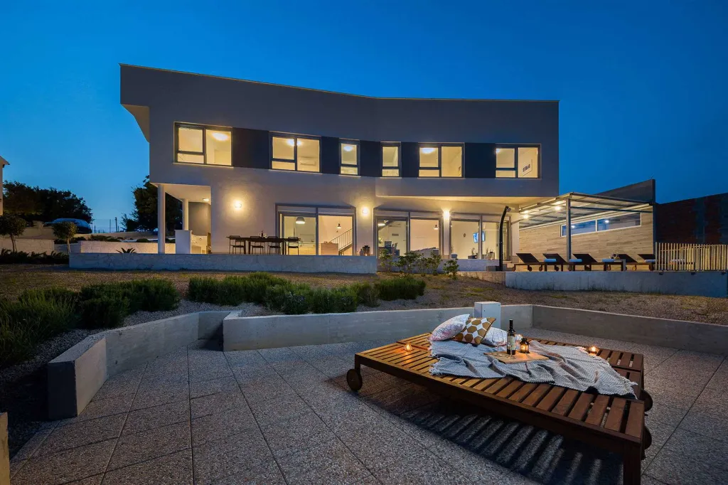 Modern 4-Bedroom Villa with Heated Pool in Posedarje