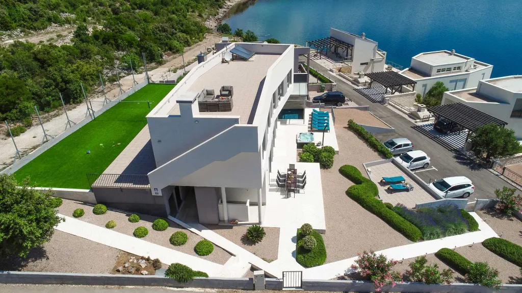 Modern 4-Bedroom Villa with Heated Pool in Posedarje