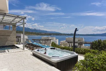 Modern 4-Bedroom Villa with Heated Pool in Posedarje