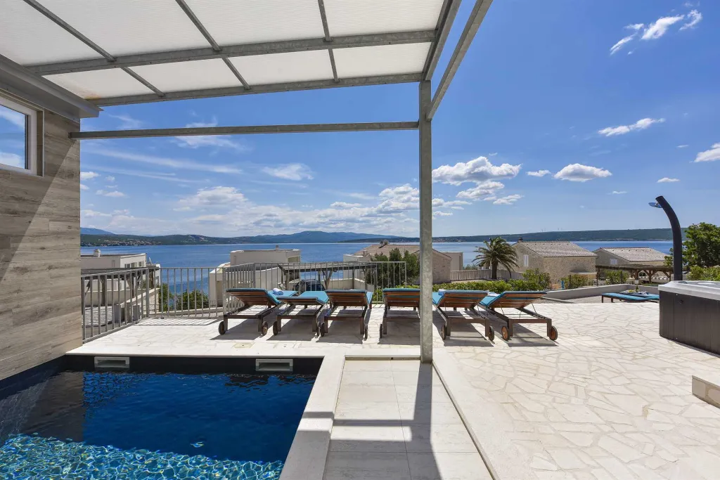 Modern 4-Bedroom Villa with Heated Pool in Posedarje