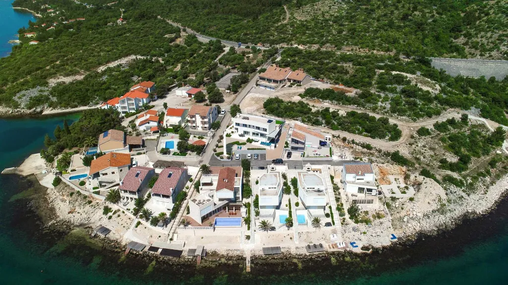 Modern 4-Bedroom Villa with Heated Pool in Posedarje
