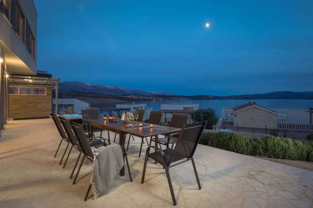 Modern 4-Bedroom Villa with Heated Pool in Posedarje