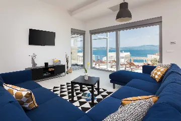 Modern 4-Bedroom Villa with Heated Pool in Posedarje