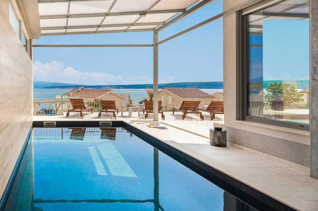 Modern 4-Bedroom Villa with Heated Pool in Posedarje