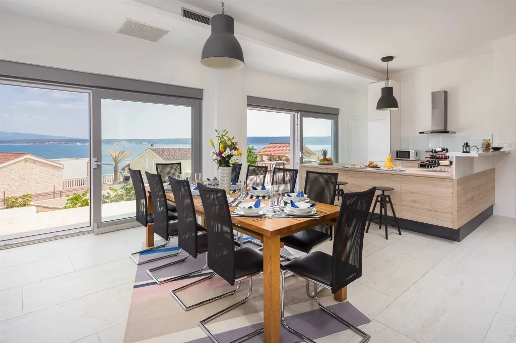 Modern 4-Bedroom Villa with Heated Pool in Posedarje