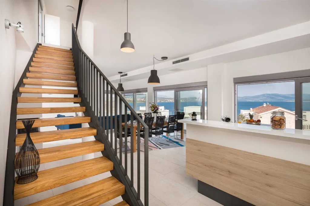 Modern 4-Bedroom Villa with Heated Pool in Posedarje