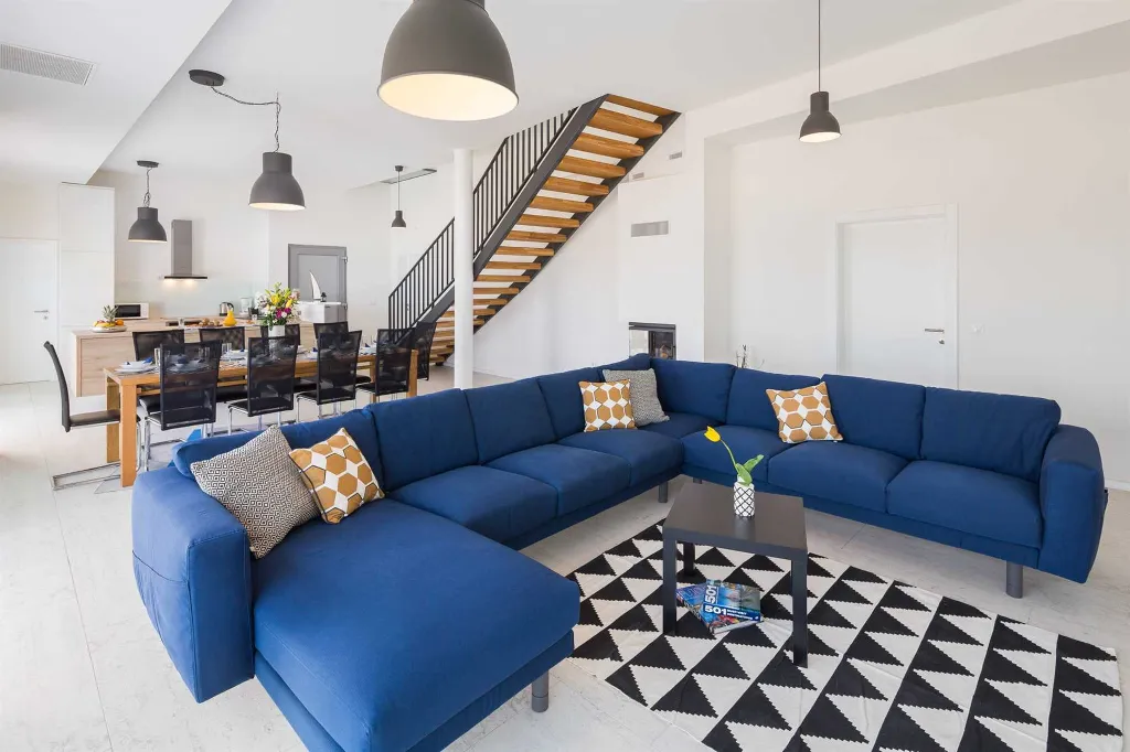 Modern 4-Bedroom Villa with Heated Pool in Posedarje