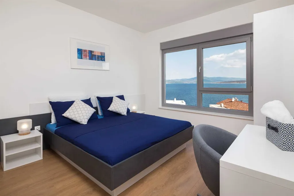 Modern 4-Bedroom Villa with Heated Pool in Posedarje