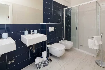 Modern 4-Bedroom Villa with Heated Pool in Posedarje