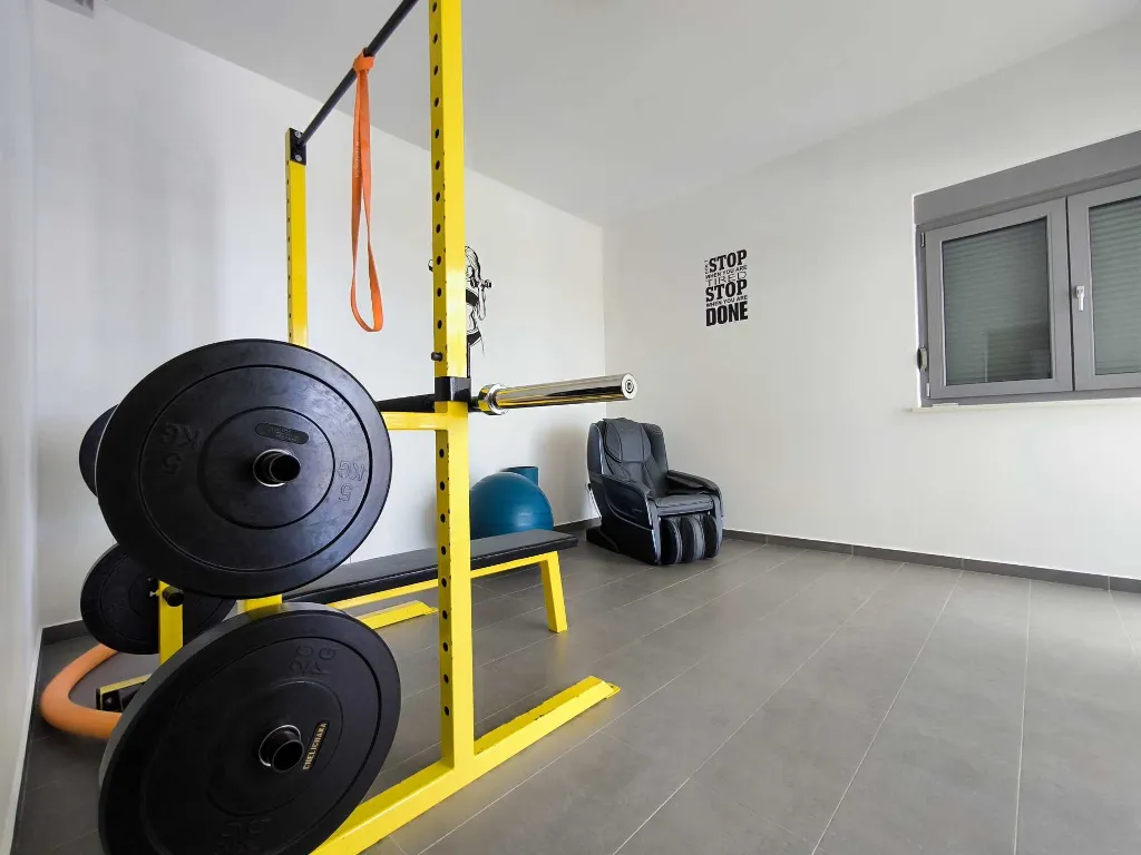 Modern 4-Bedroom Villa with Heated Pool in Posedarje