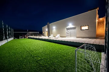 Modern 4-Bedroom Villa with Heated Pool in Posedarje