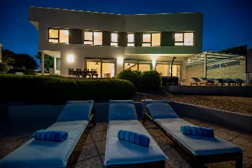 Modern 4-Bedroom Villa with Heated Pool in Posedarje