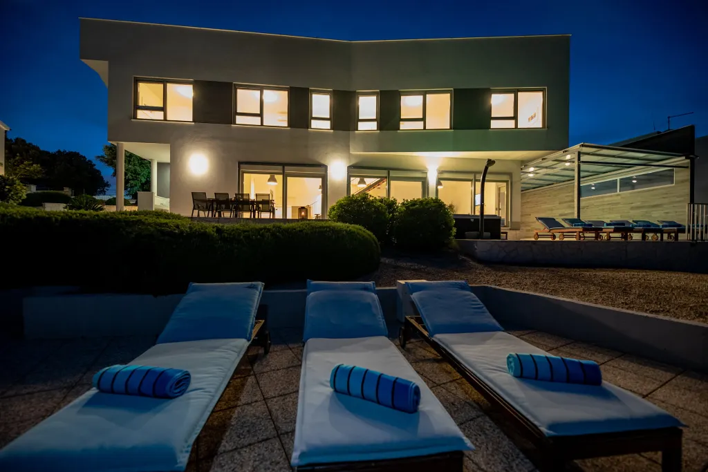 Modern 4-Bedroom Villa with Heated Pool in Posedarje