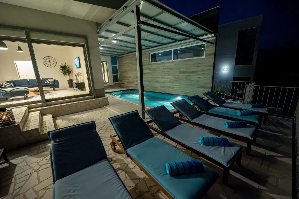 Modern 4-Bedroom Villa with Heated Pool in Posedarje