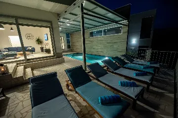 Modern 4-Bedroom Villa with Heated Pool in Posedarje